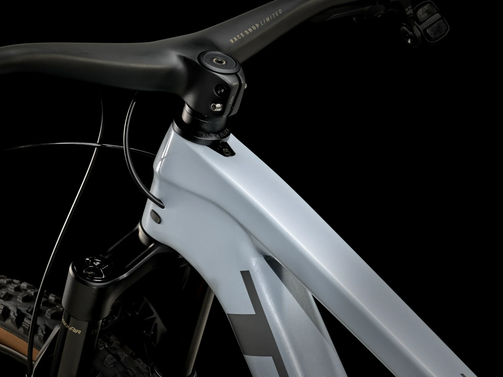 2024 Top Fuel 9.8 GX AXS T-Type - Plasma Grey Pearl - Image 4