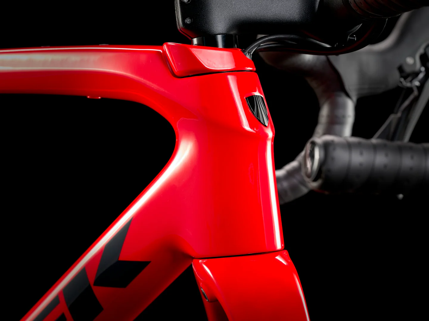 2024 Trek Checkpoint SL 5 - Radioactive Red/Nautical Navy - Image 4