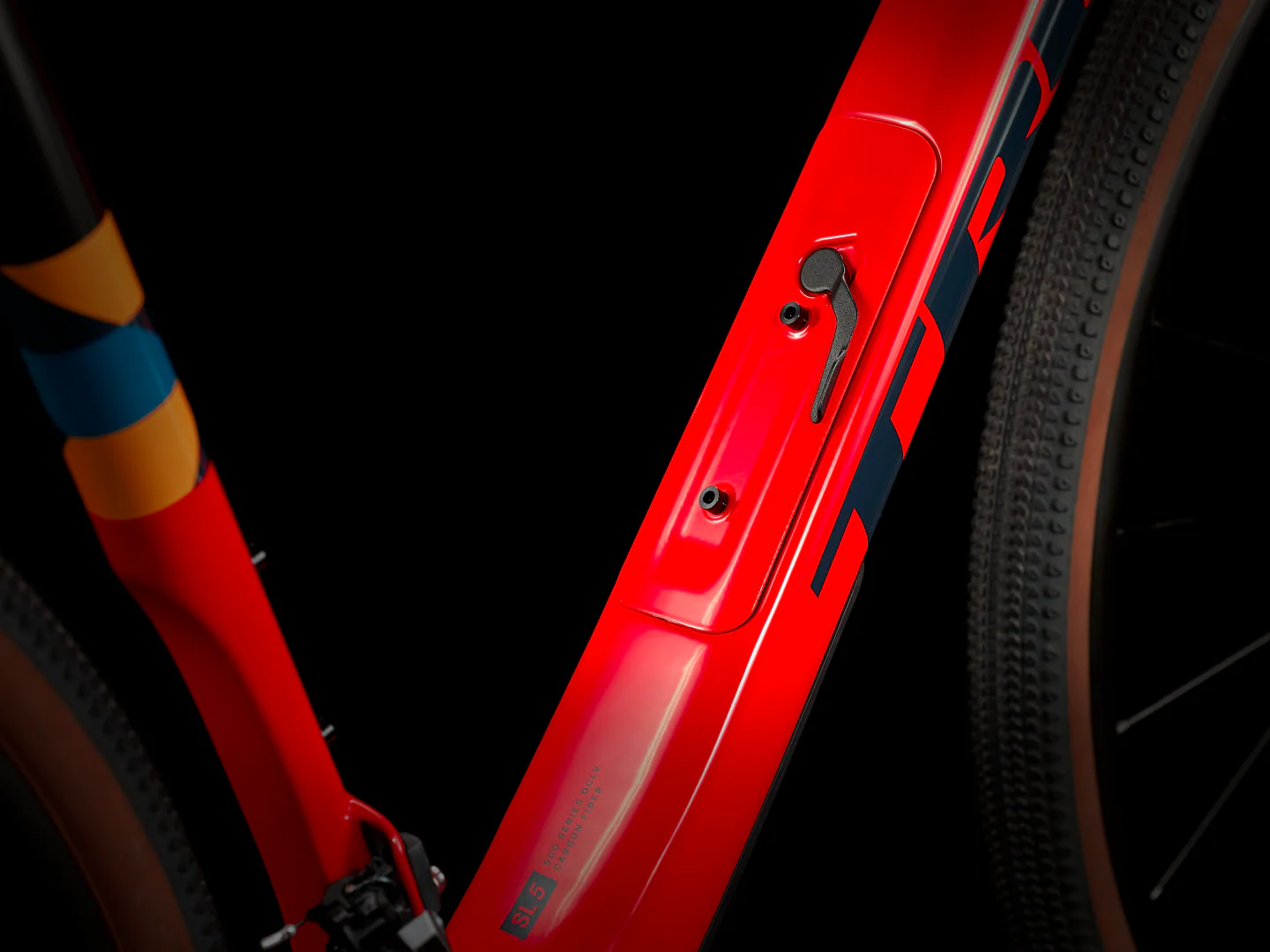 2024 Trek Checkpoint SL 5 - Radioactive Red/Nautical Navy - Image 5