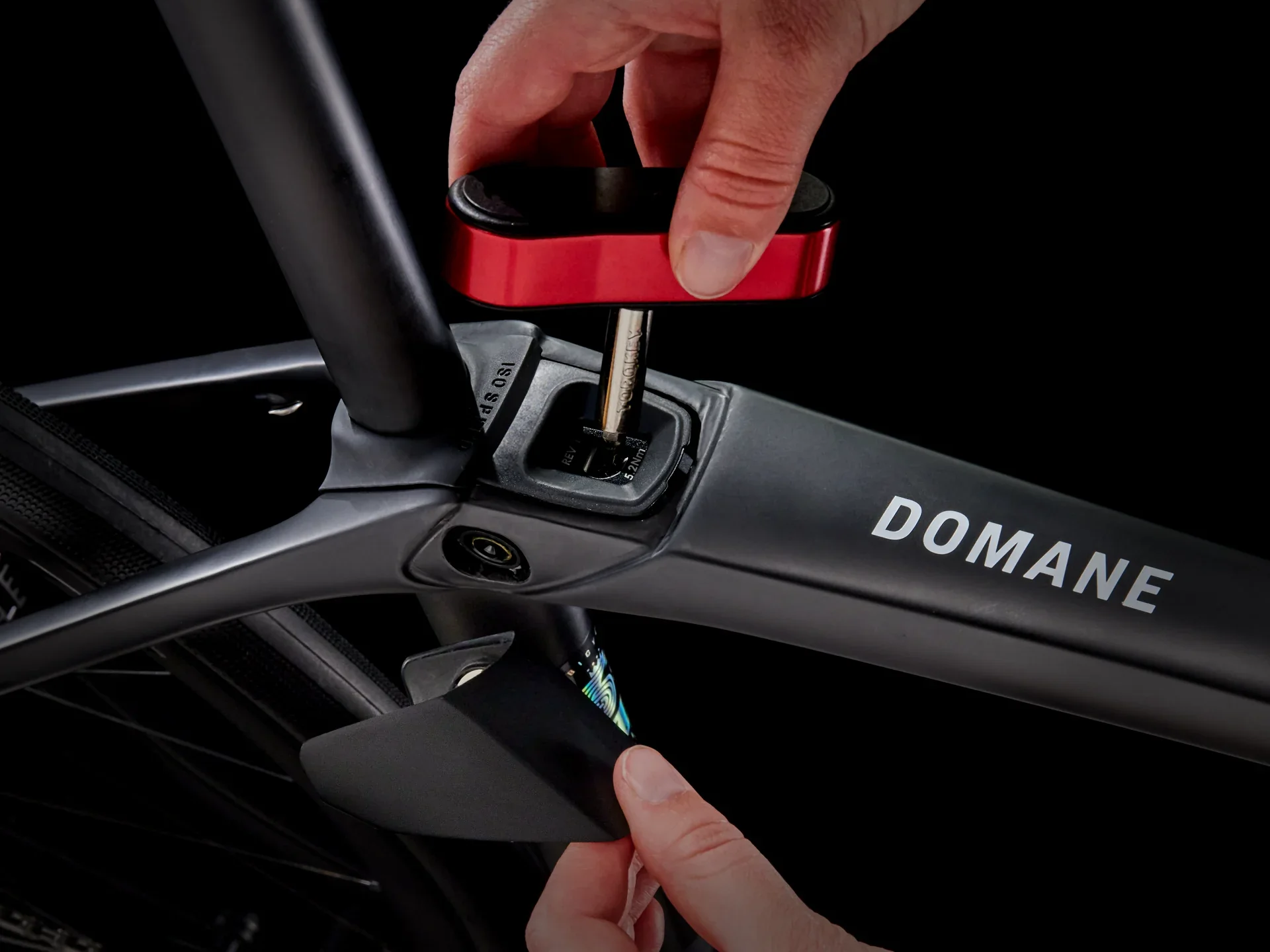 2024 Trek Domane SLR 7 Gen 4 - Deep Smoke - Image 8