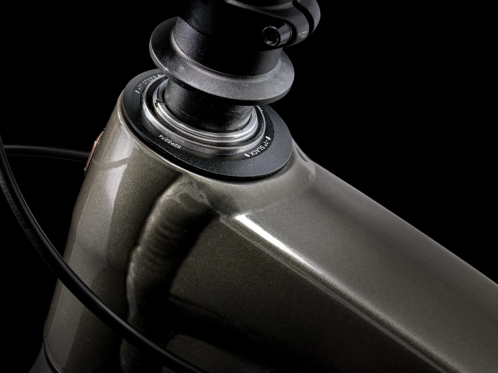 2025 Trek Slash 8 Gen 6 - Plasma Grey Pearl - Image 8