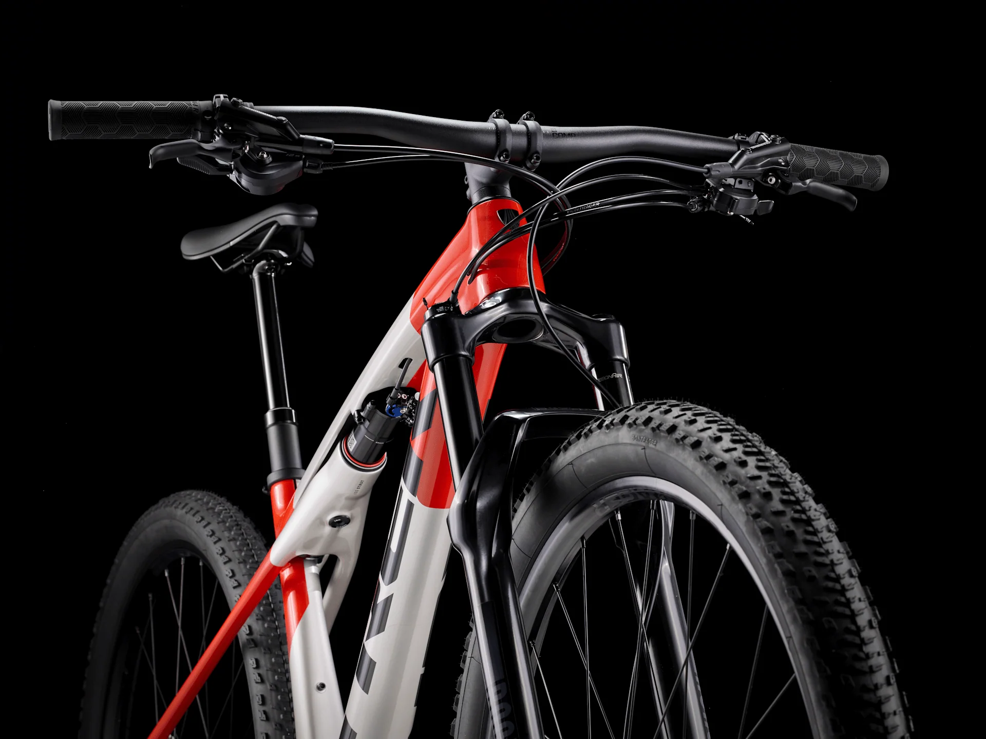 2025 Trek Supercaliber SL 9.6 Gen 2 - Lunar Silver/Lava Red - Image 4