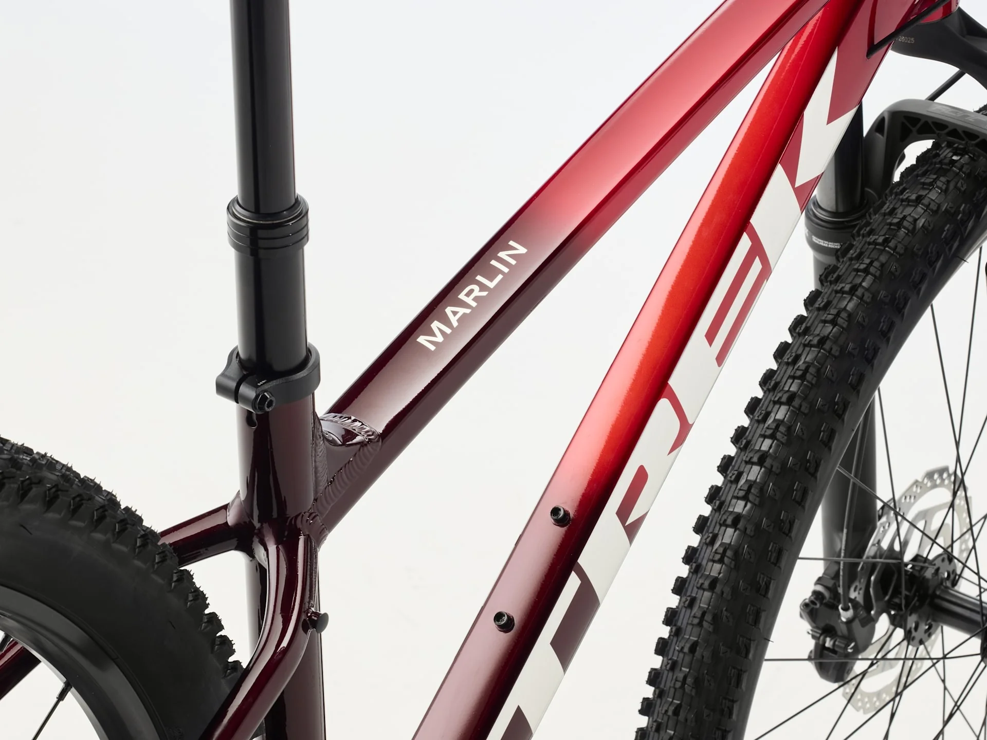 2026 Trek Marlin 7 Gen 3 - Fury Red/Lithium Grey Fade - Image 4