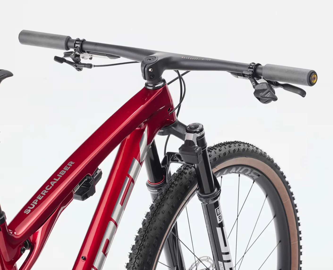 2026 Trek Supercaliber SLR 9.9 XX Flight Attendant Gen 2- Red Smoke Drizzle - Image 4