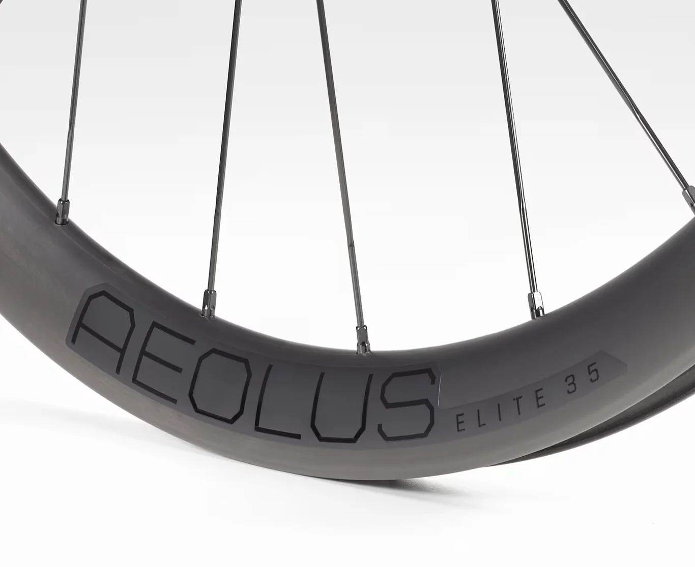 Bontrager Aeolus Elite 35 TLR Disc Road Rear Wheel - Image 4