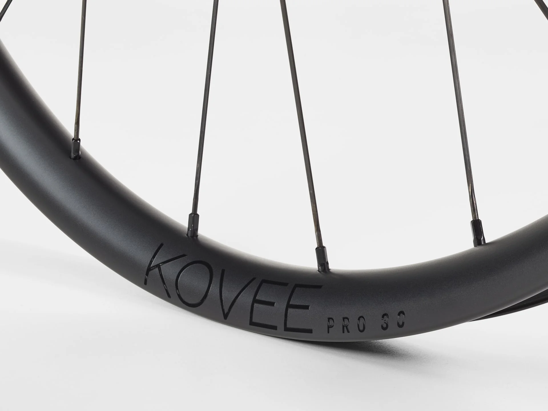 Bontrager Kovee Pro 30 TLR Boost 29 MTB Wheel - Image 3