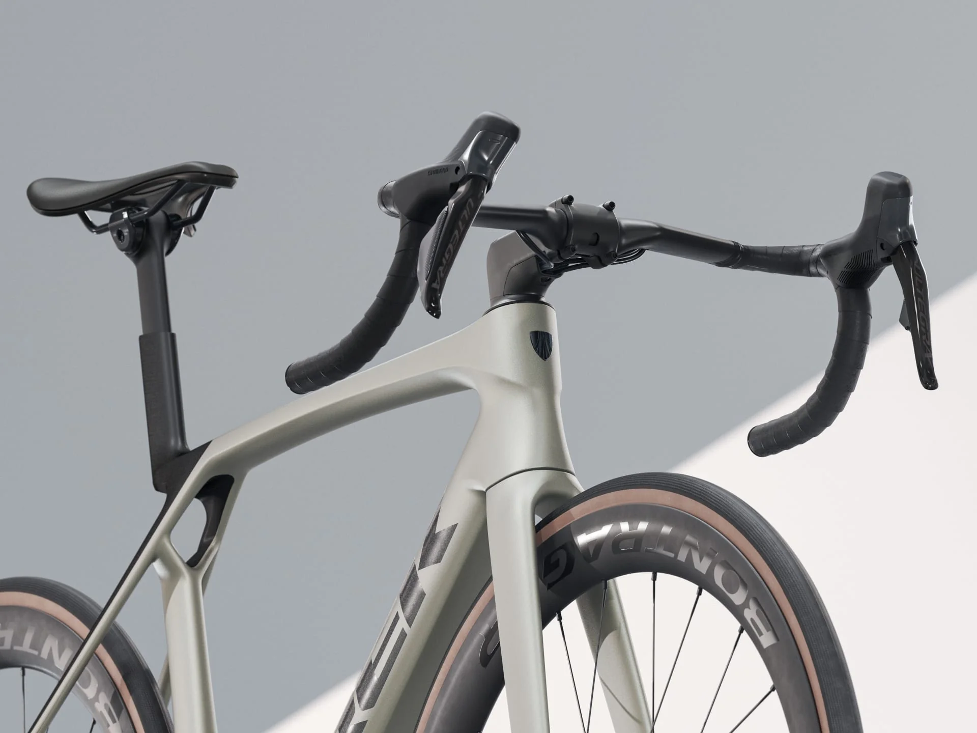 Trek Madone SL 7 Gen 8 - Matte Lunar Silver - Image 5